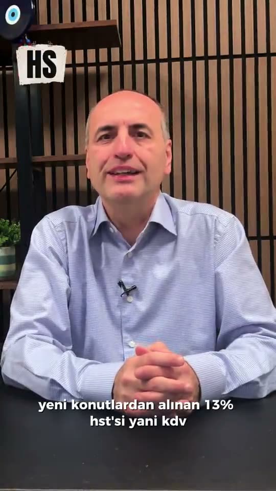 Sedat to camera explaining HST on new-build homes in Turkish